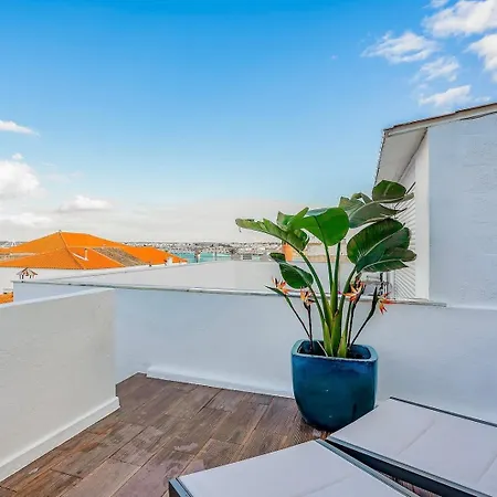 Promenade Townhouse- Roofterrace 3br Near Beaches Holiday home