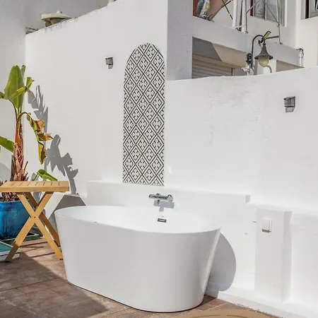 Promenade Townhouse- Roofterrace 3br Near Beaches Holiday home