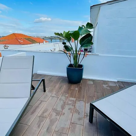 Promenade Townhouse- Roofterrace 3br Near Beaches Holiday home Portimao