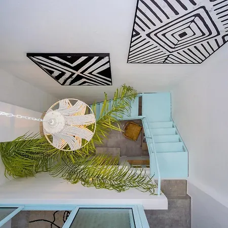 Coral Promenade Old Town Townhouse, Roofterrace 3br Near Beaches بورتيماو